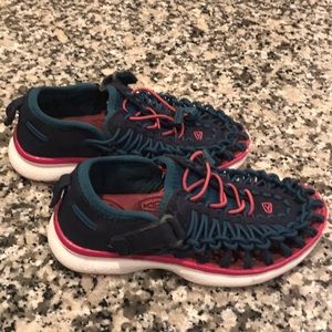 Girls Keen shoes